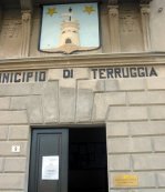 l'esterno della biblioteca