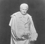 scultura raffigurante luigi canina