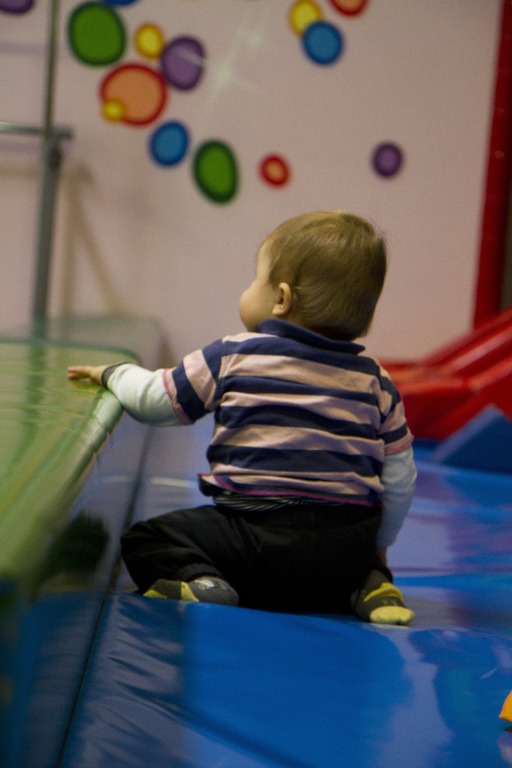 play-color-child-blue-crawling-fun-967435-pxhere.com(1)